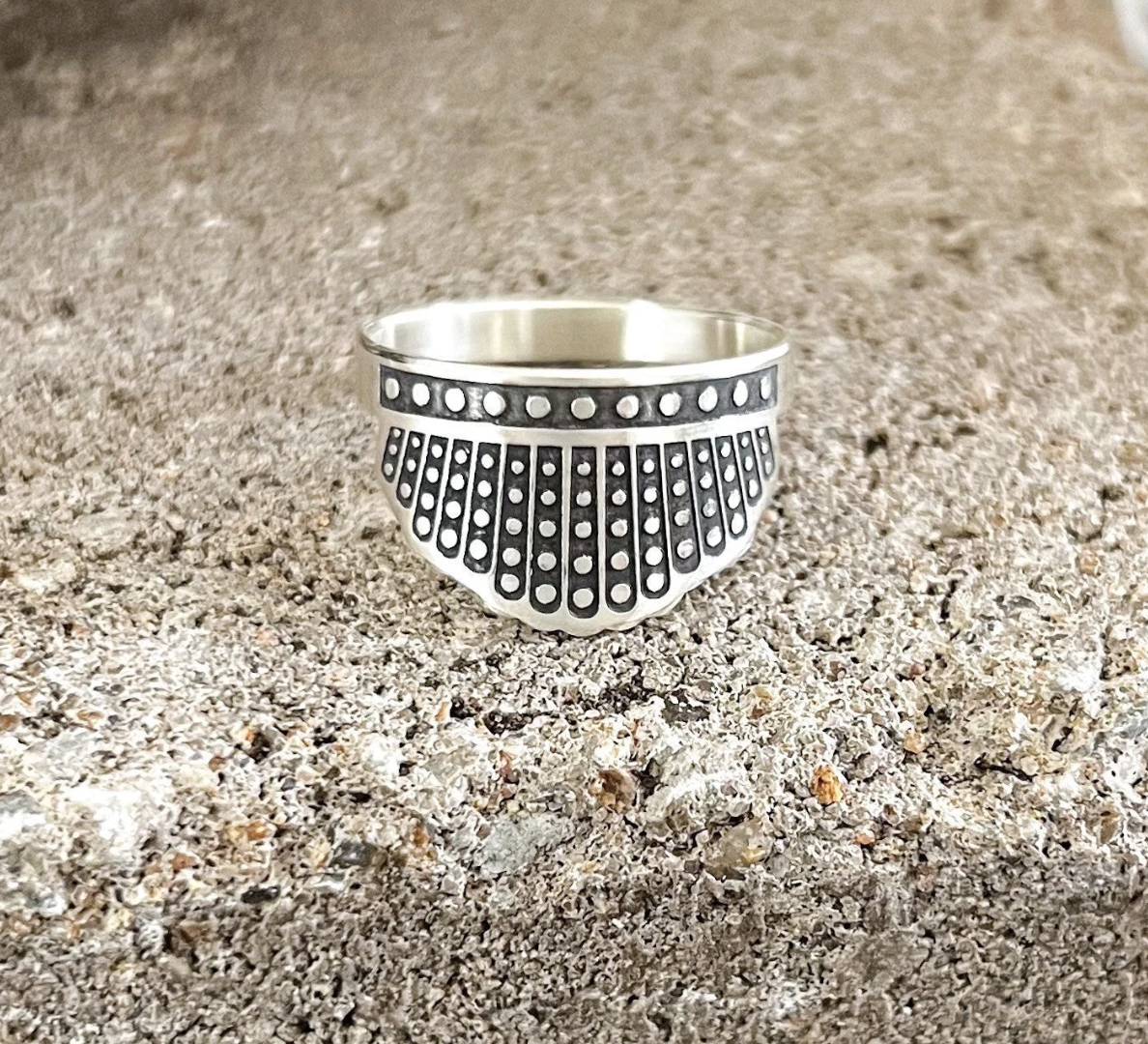 Dissent Collar Ring