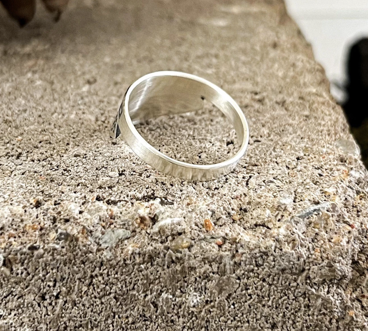 Dissent Collar Ring